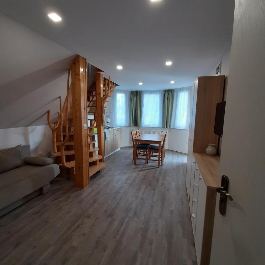 Ancsi Apartmanhaz Balatonlelle Exterior photo
