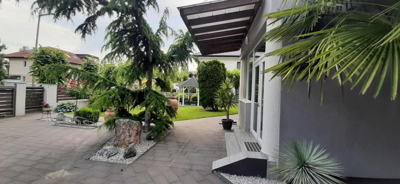 Ancsi Apartmanhaz Balatonlelle Exterior photo