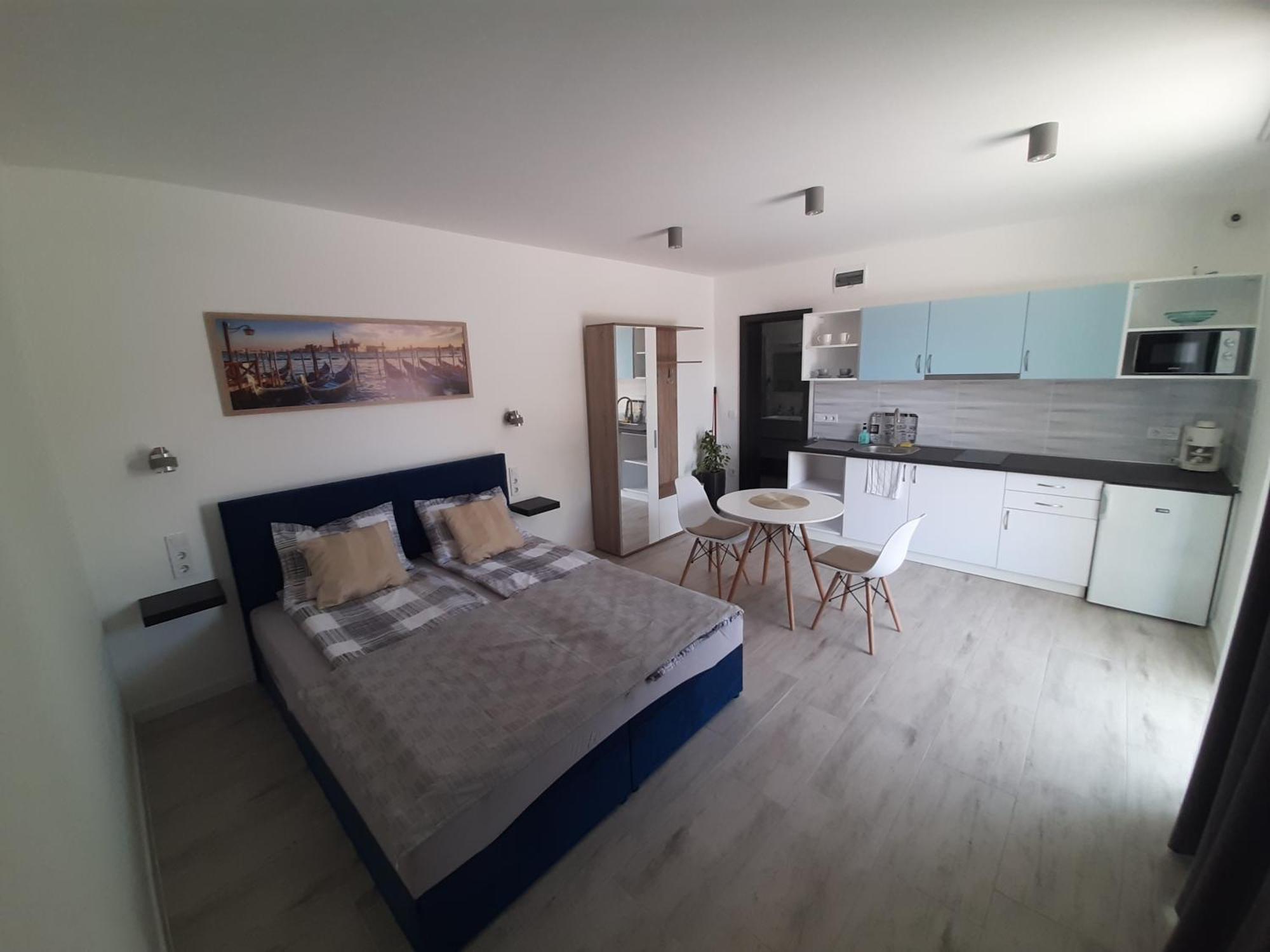 Ancsi Apartmanhaz Balatonlelle Exterior photo