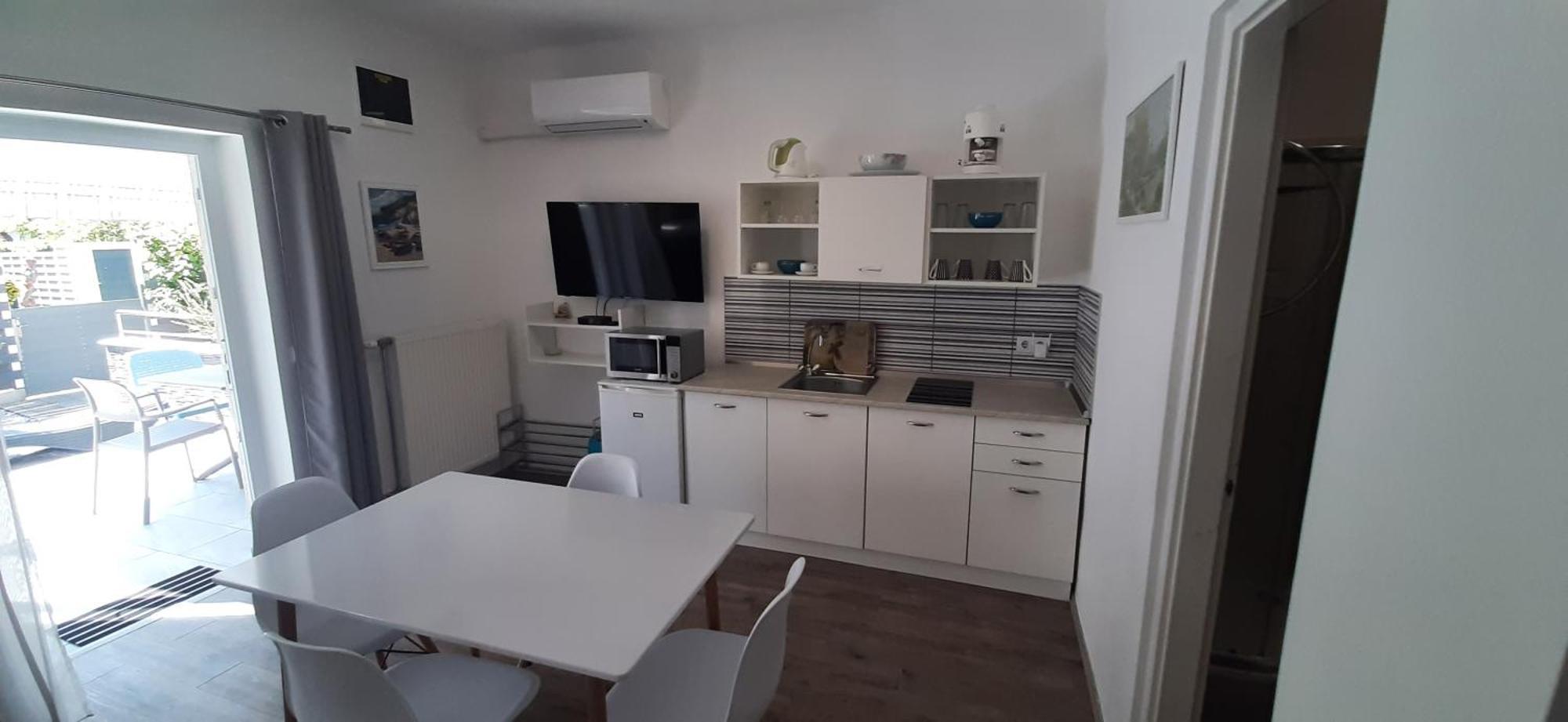 Ancsi Apartmanhaz Balatonlelle Exterior photo